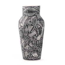Load image into Gallery viewer, Grizzly Vase