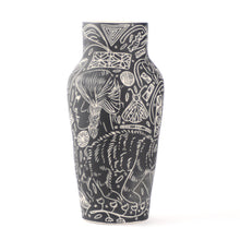 Load image into Gallery viewer, Grizzly Vase