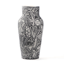 Load image into Gallery viewer, Grizzly Vase