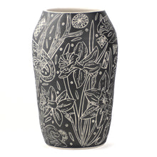 Load image into Gallery viewer, Daffodil Pangolin Vase