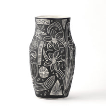 Load image into Gallery viewer, Toad Vase