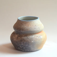 Load image into Gallery viewer, Curvy Ash Vase