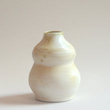 Load image into Gallery viewer, Curvy Light Vase