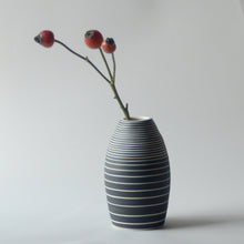 Load image into Gallery viewer, Linear Bud Vase