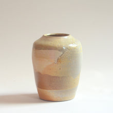 Load image into Gallery viewer, Shino Vase