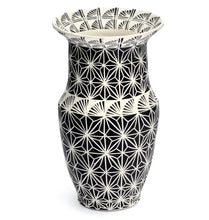 Load image into Gallery viewer, Fan Rim Vase
